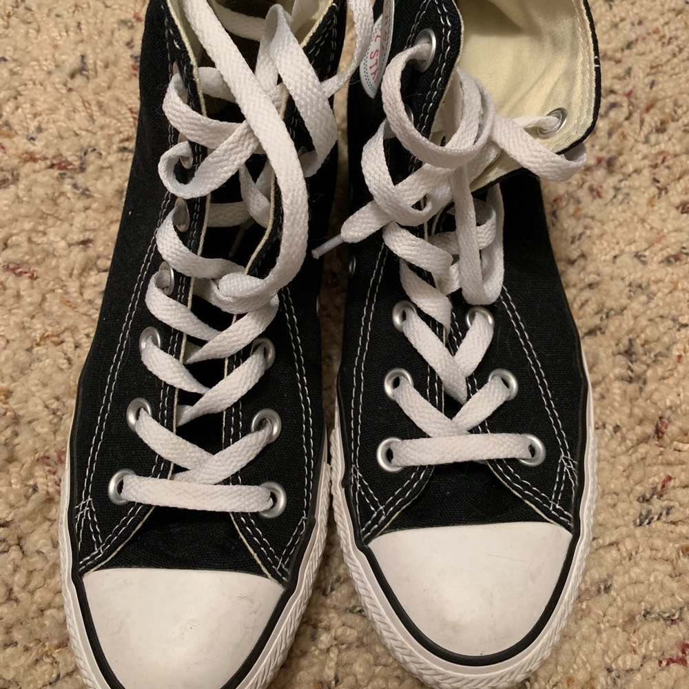 🌻 Black high top Converse 🌻